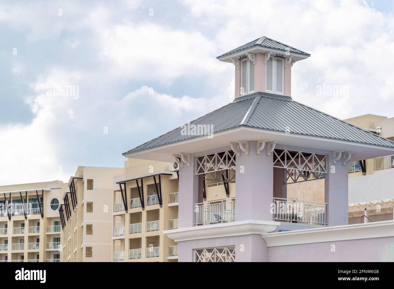 Gazebo architecture hi-res stock photography and images - Alamy