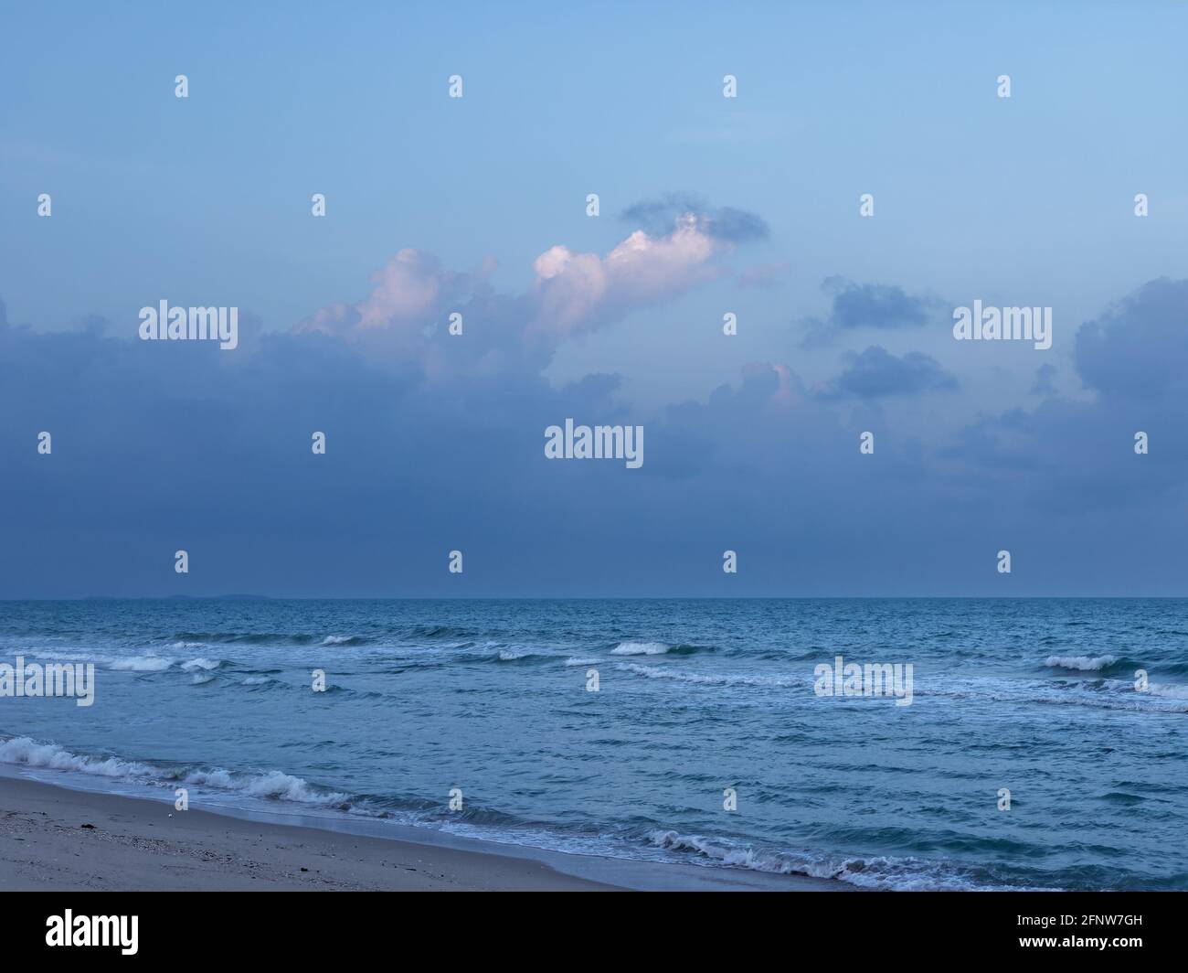 Deep golden color hi-res stock photography and images - Alamy