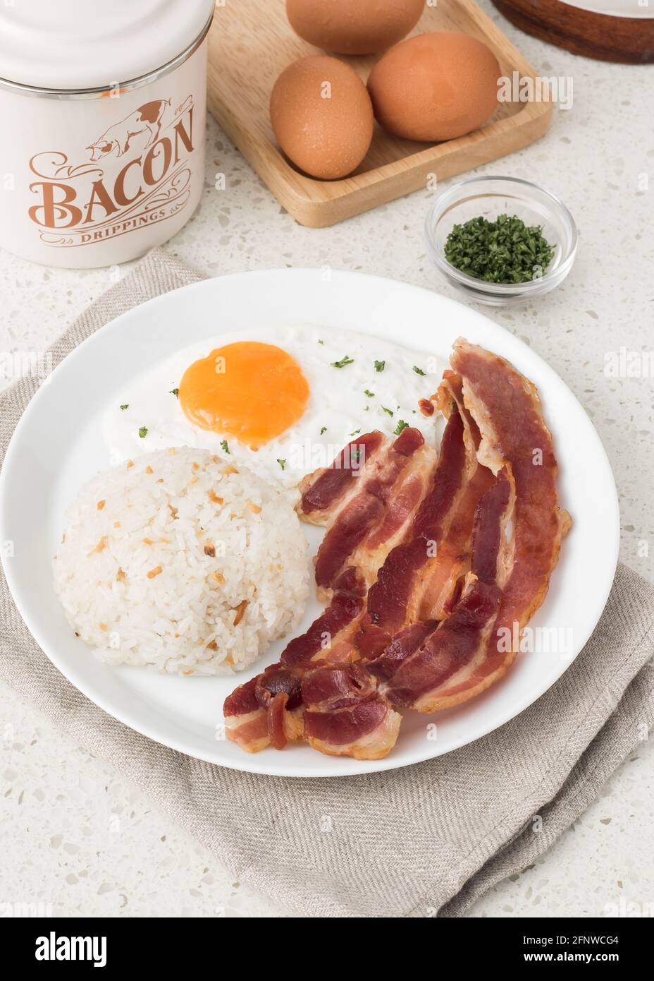 Vermicular  Sunny-Side Up Eggs and Bacon