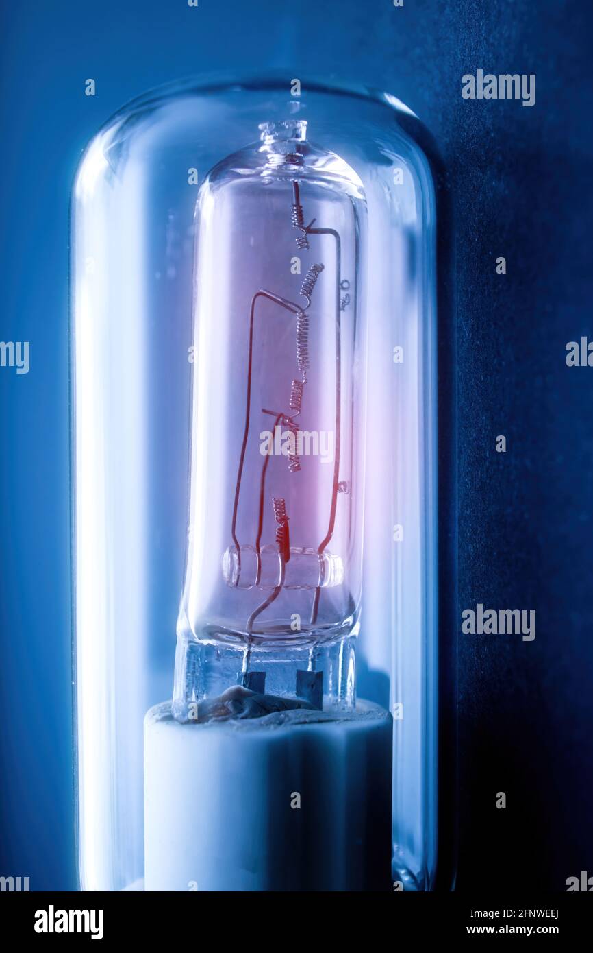 Broken wolfram filament on Halogen Eco lamp with 150w power Stock Photo -  Alamy