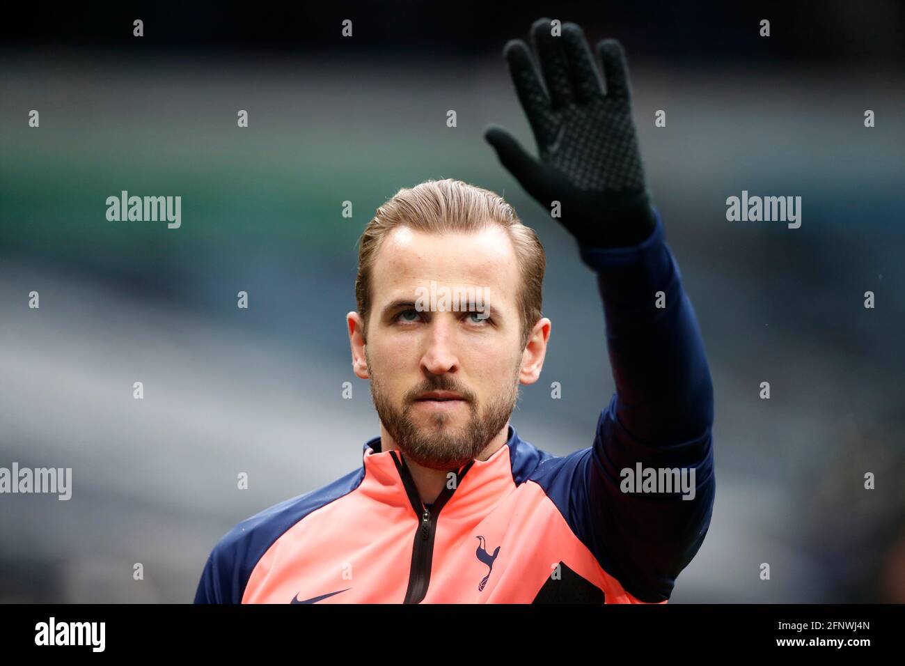Tottenham Hotspur's Harry Kane waves to fans before the Premier League match at the Tottenham Hotspur Stadium, London. Picture date: Wednesday May 19, 2021. Stock Photo
