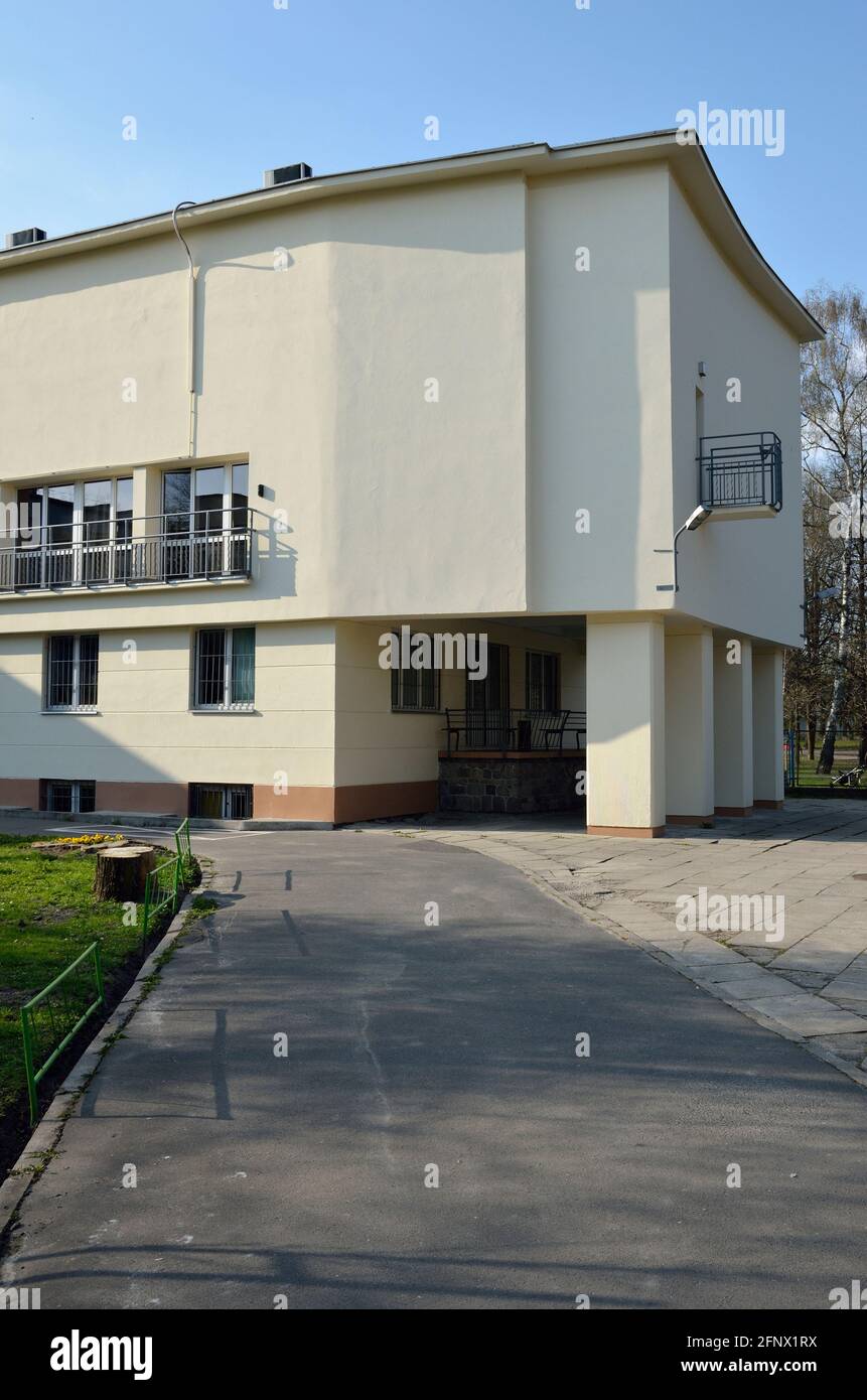 Residential building of Warsaw Housing Cooperative, Rakowiec, Ochota