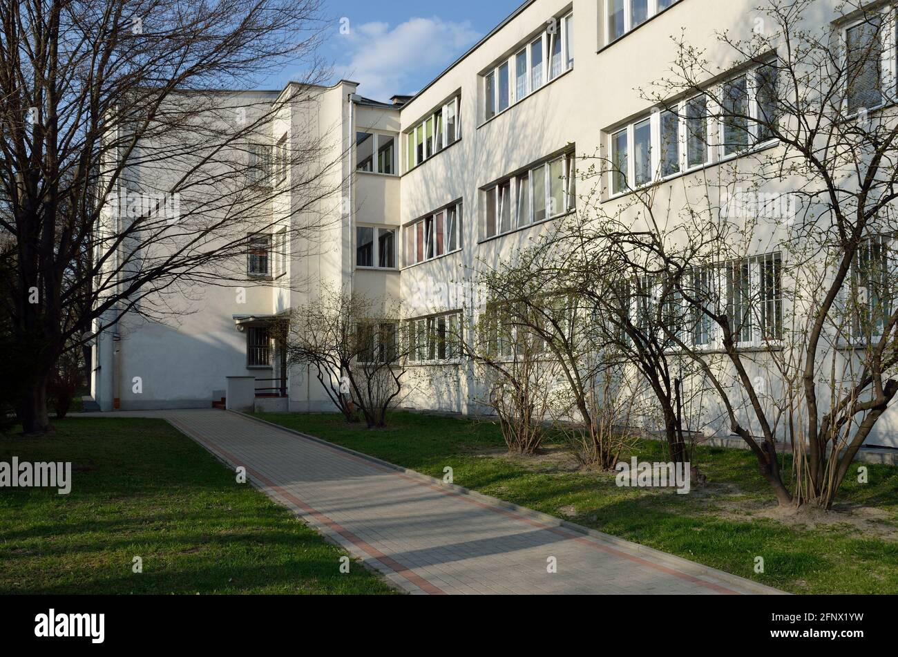 Residential building of Warsaw Housing Cooperative, Rakowiec, Ochota