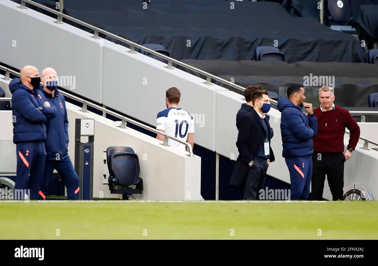 Tottenham Hotspur's Harry Kane walks down the tunnel after the final whistle during the Premier League match at the Tottenham Hotspur Stadium, London. Picture date: Wednesday May 19, 2021. Stock Photo