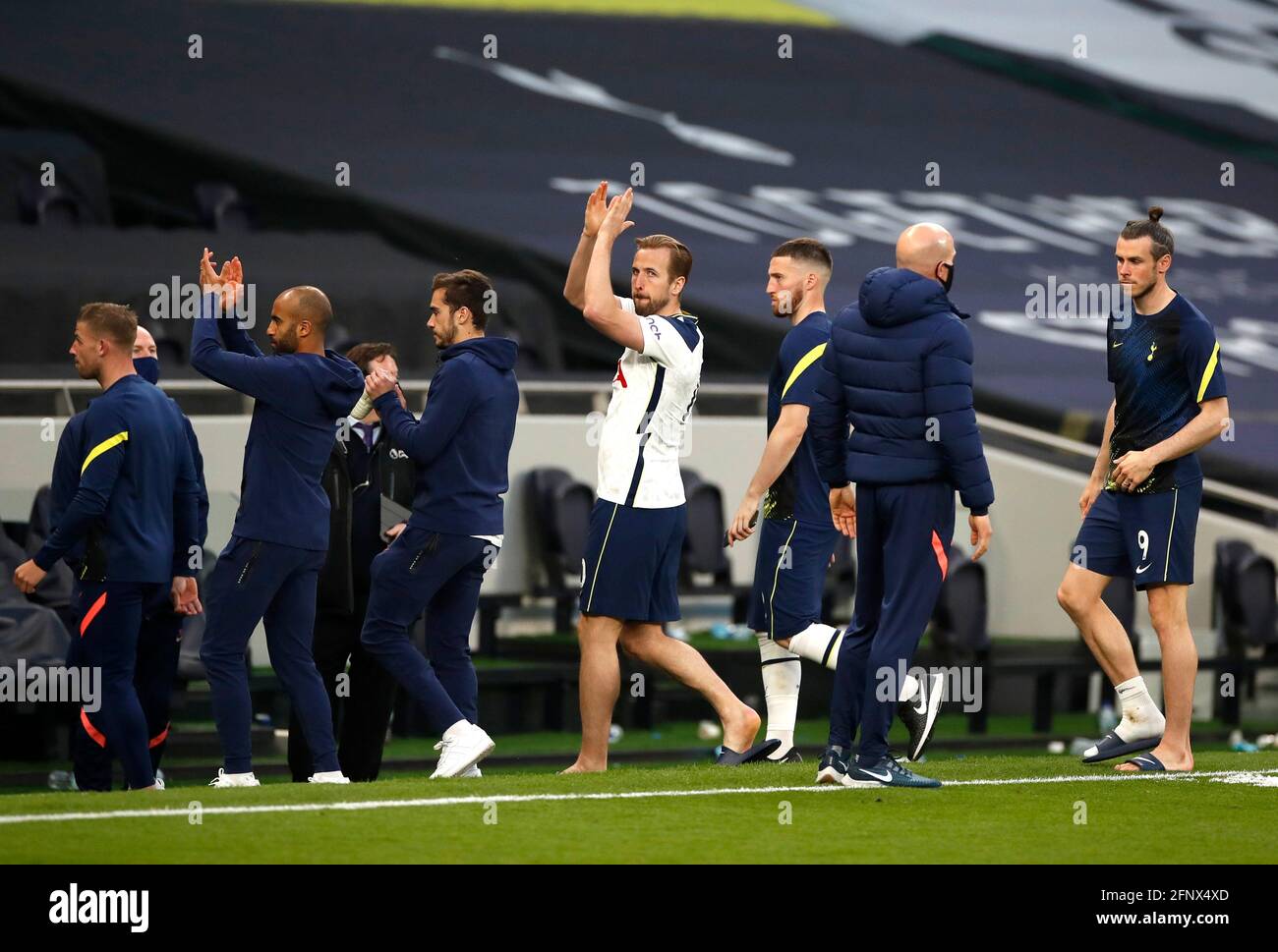 Tottenham Hotspur's Harry Kane applauds the fans after the final whistle during the Premier League match at the Tottenham Hotspur Stadium, London. Picture date: Wednesday May 19, 2021. Stock Photo