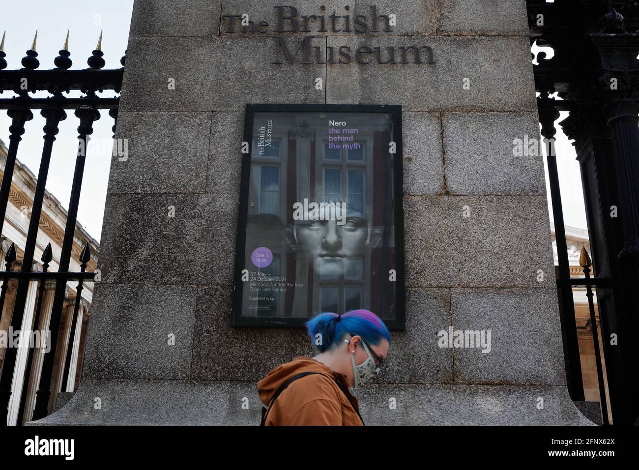 British Museum (London): Members of the public enter the British Museum after a three month lockdown that was due to the worldwide covid disease. Stock Photo