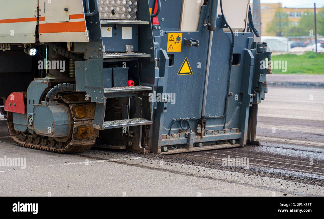 Pavement milling hi-res stock photography and images - Alamy