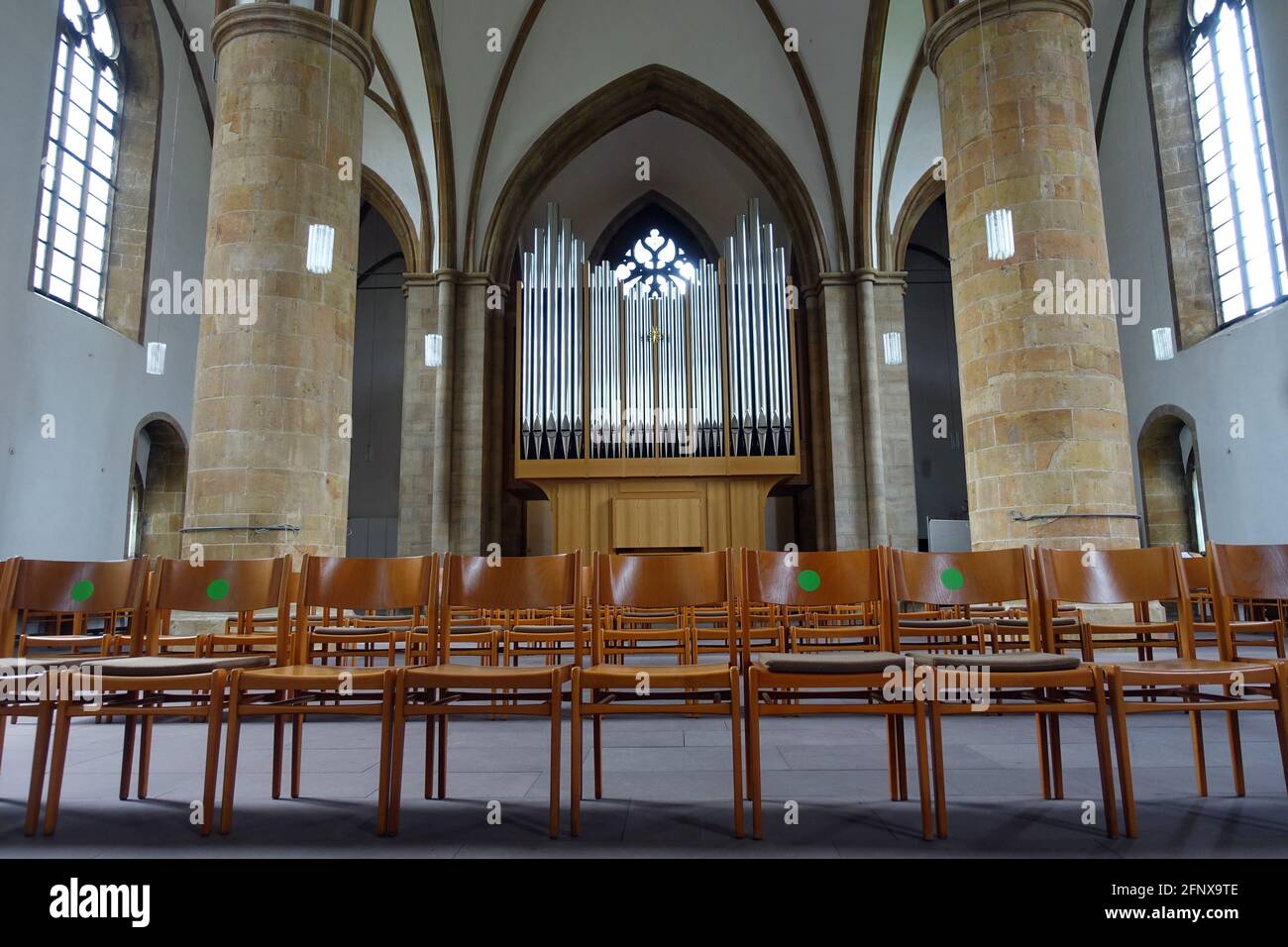 evangelische Neustädter Marienkirche aus dem 15. Jahrhundert - neue Orgel, Bielefeld, Nordrhein-Westfalen, Deutschland Stock Photo