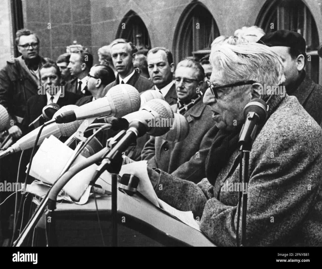Bloch, Ernst 8.7.1885 - 4.8.1977, German philosopher (Marxist), half length, ADDITIONAL-RIGHTS-CLEARANCE-INFO-NOT-AVAILABLE Stock Photo