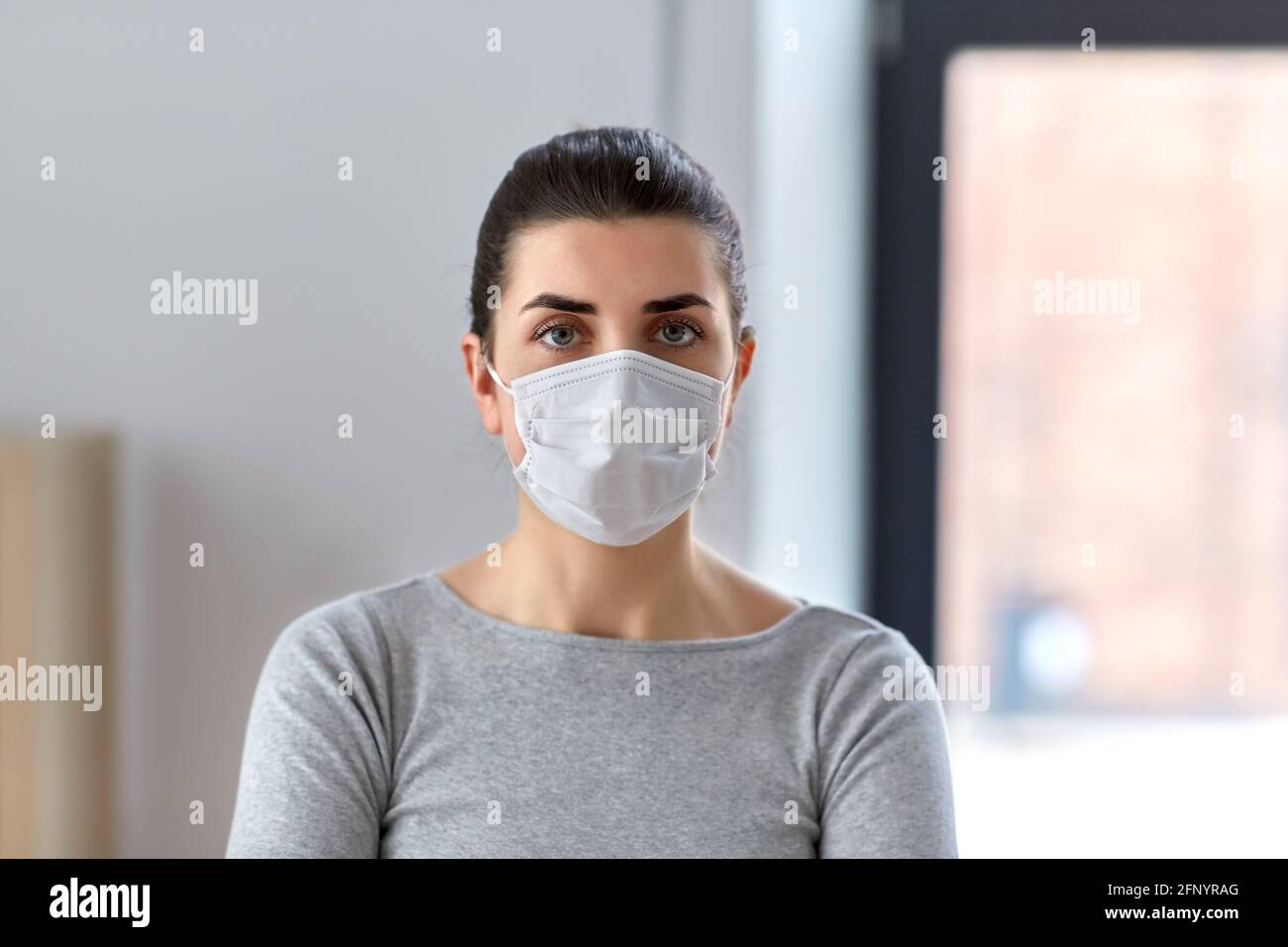 Wearing anti flu mask hi-res stock photography and images - Alamy