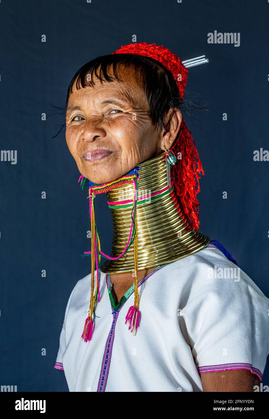 These Asian ladies look like giraffe's with their seemingly stretched our necks. MYANMAR: MEET THE women of the Kayan tribe who elongate their necks u Stock Photo