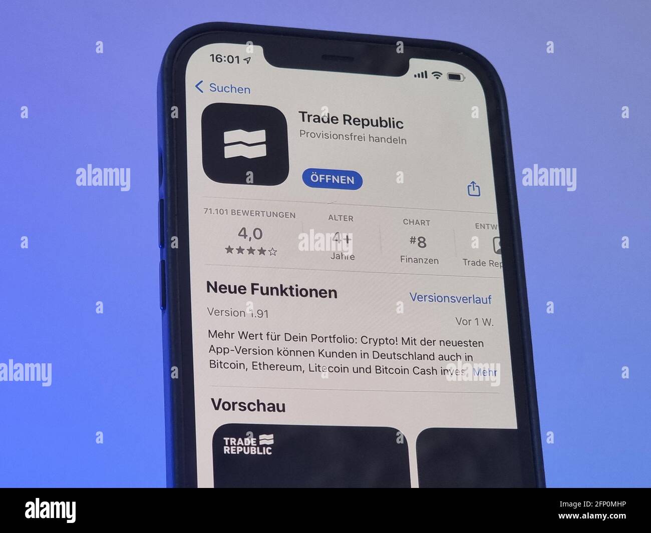 Trade republic app hi-res stock photography and images - Alamy