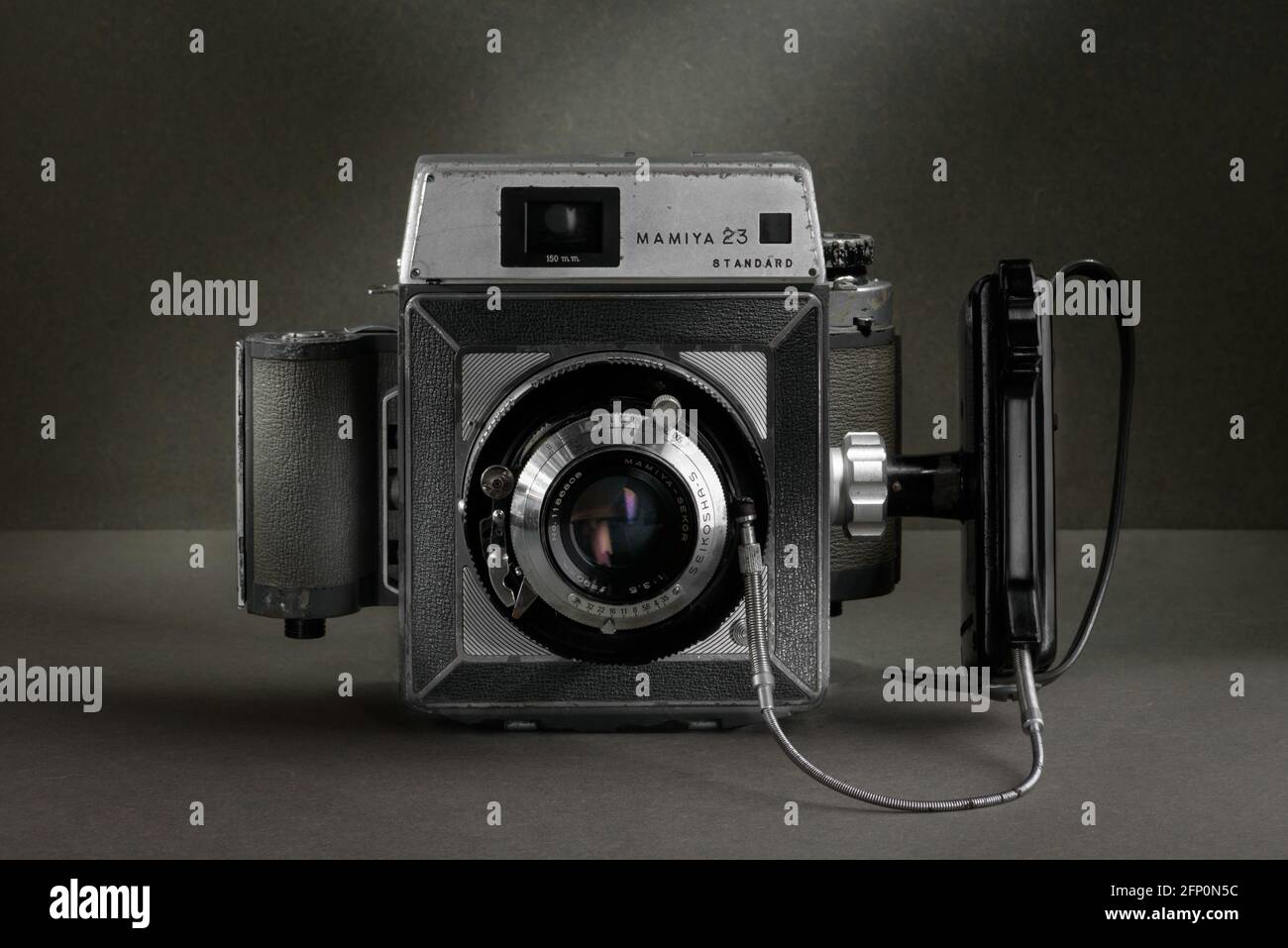 Vintage Mamiya 23 Standard camera used more than 50 years ago Stock Photo