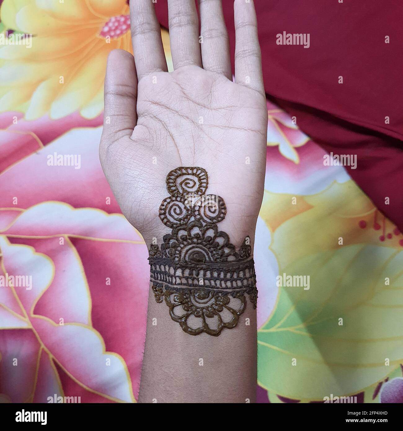 Mehndi design hi-res stock photography and images - Page 3 - Alamy