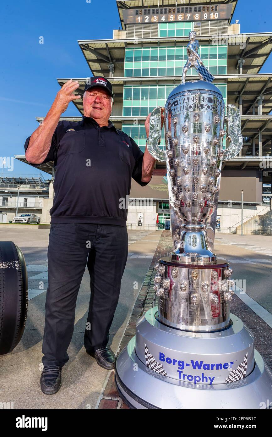 May 20, 2021, Indianapolis, Indiana, USA: 4 Time Indy500 winner, AJ Foyt, Jr poses with his 1961 winning car with the Borg Warner Trophy and his ABC Supply entry driven by JR Hildebrand. (Credit Image: © Brian Spurlock Grindstone Media/ASP via ZUMA Wire) Stock Photo