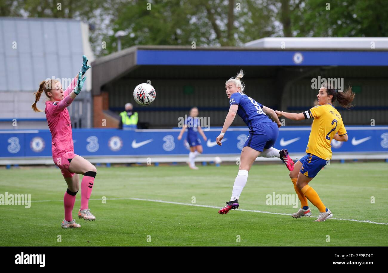 Kingston Upon Thames, England, 20th May 2021. Bethany England of Chelsea heads the ball past Sandy MacIver of Everton into the net before it was ruled out for offside  during the The Women's FA Cup match at Kingsmeadow, Kingston Upon Thames. Picture credit should read: David Klein / Sportimage Credit: Sportimage/Alamy Live News Stock Photo