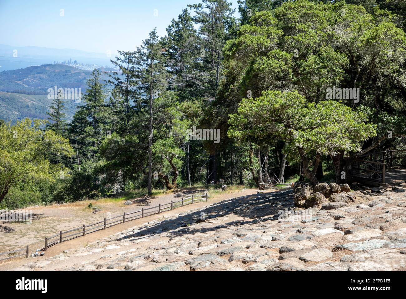 Mount Tamalpais rises along the coast of Marin County, Northern California, offering scenic landscapes, forested hills, and sweeping Pacific Ocean - Stock Photo