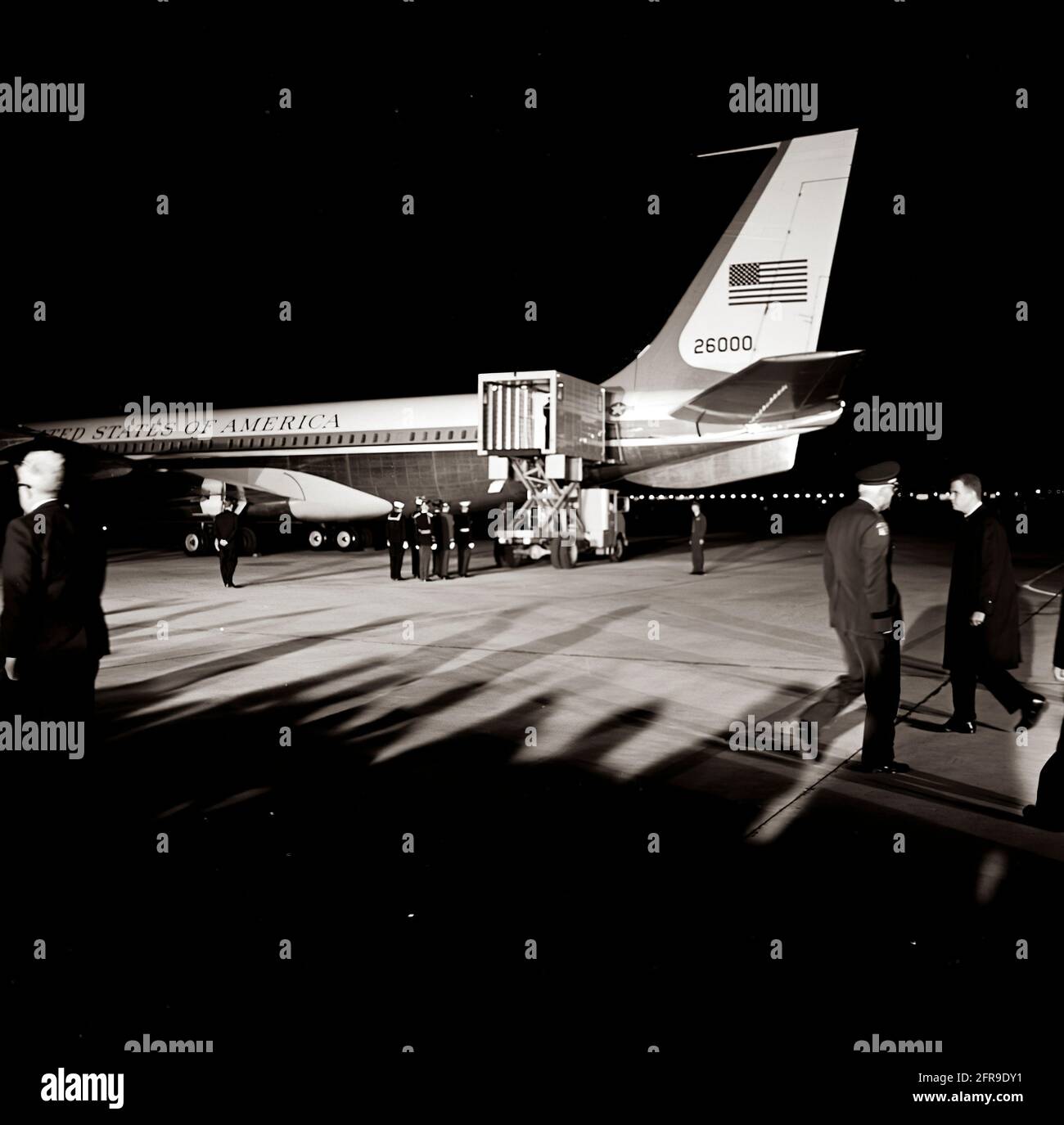 Jackie kennedy 1963 air base hires stock photography and images Alamy