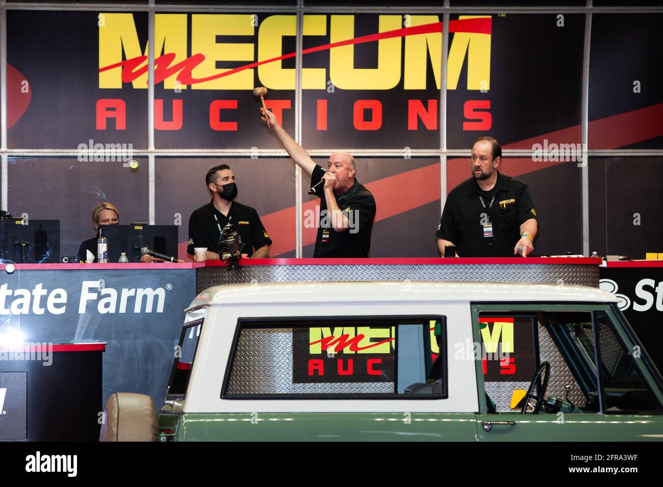 Indianapolis, USA. 20th May, 2021. A view of the auction floor at the 34th Original Spring Classic Mecum Auction at the Indianapolis State Fairgrounds in Indianapolis, IN on May 20, 2021. This years auction featured 2500 vehicles over a week. (Photo by Jason Bergman/Sipa USA) Credit: Sipa USA/Alamy Live News Stock Photo