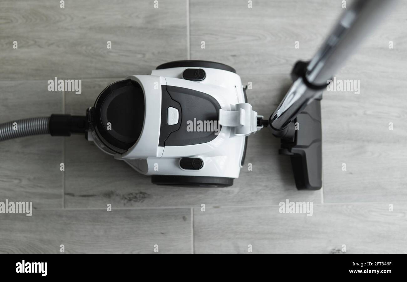 Bagless cyclone vacuum cleaner on a 