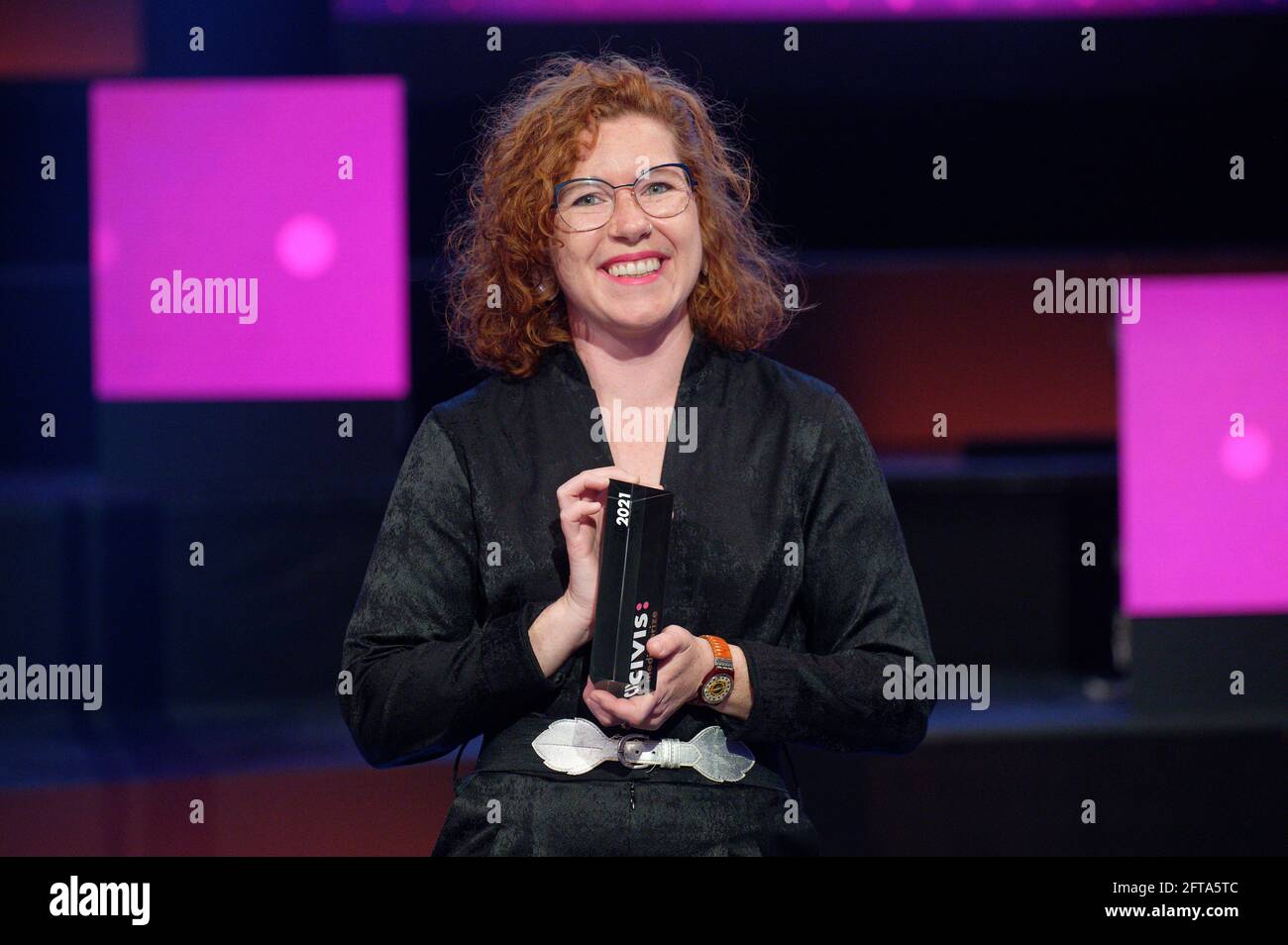Cologne, Germany. 21st May, 2021. At the Civis Media Awards ceremony, author Sabine Wachs was delighted to receive the prize in the category 'Civis Audio Award, Short' for 'Der Morgen: Uns bleiben nur die Worte'. Credit: Henning Kaiser/dpa/Alamy Live News Stock Photo