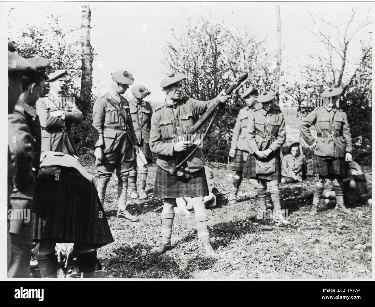 World War One, WWI, Western Front - Men from the Black Watch fire rifle ...