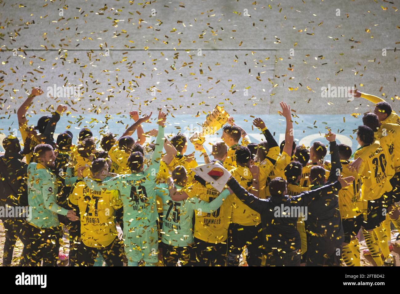 Berlin, Olympiastadion 13.05.21: Team Dortmund with Marco Reus (BVB), Erling Haaland (BVB), Jude Bellingham (BVB) celebrate the victory 4:1 after the Stock Photo