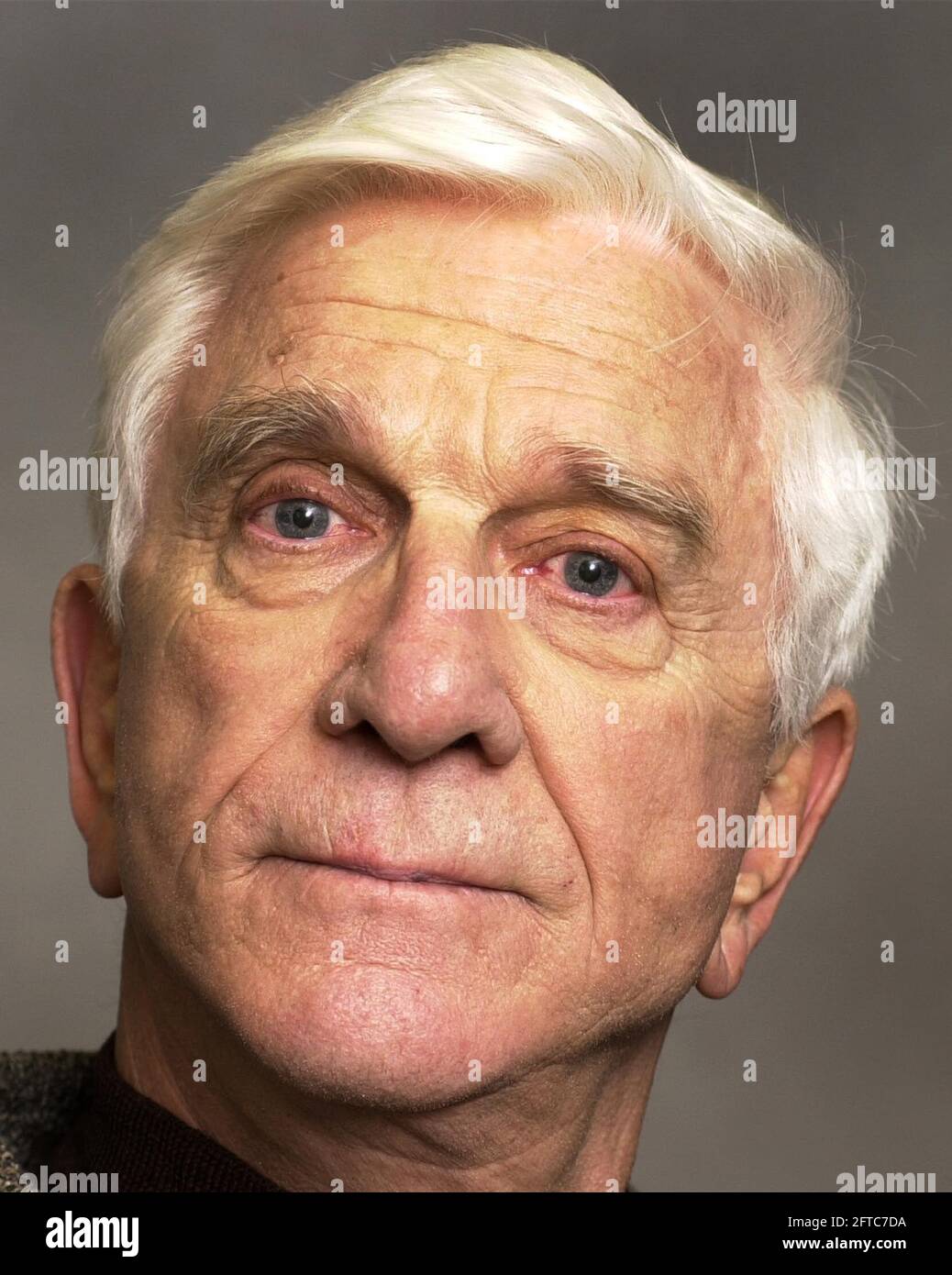 Actor Leslie Nielsen pictured after appearing on STVs lunchtime TV programme, Room At The Top in Edinburgh today. ( Monday 27/3/00 ) Stock Photo
