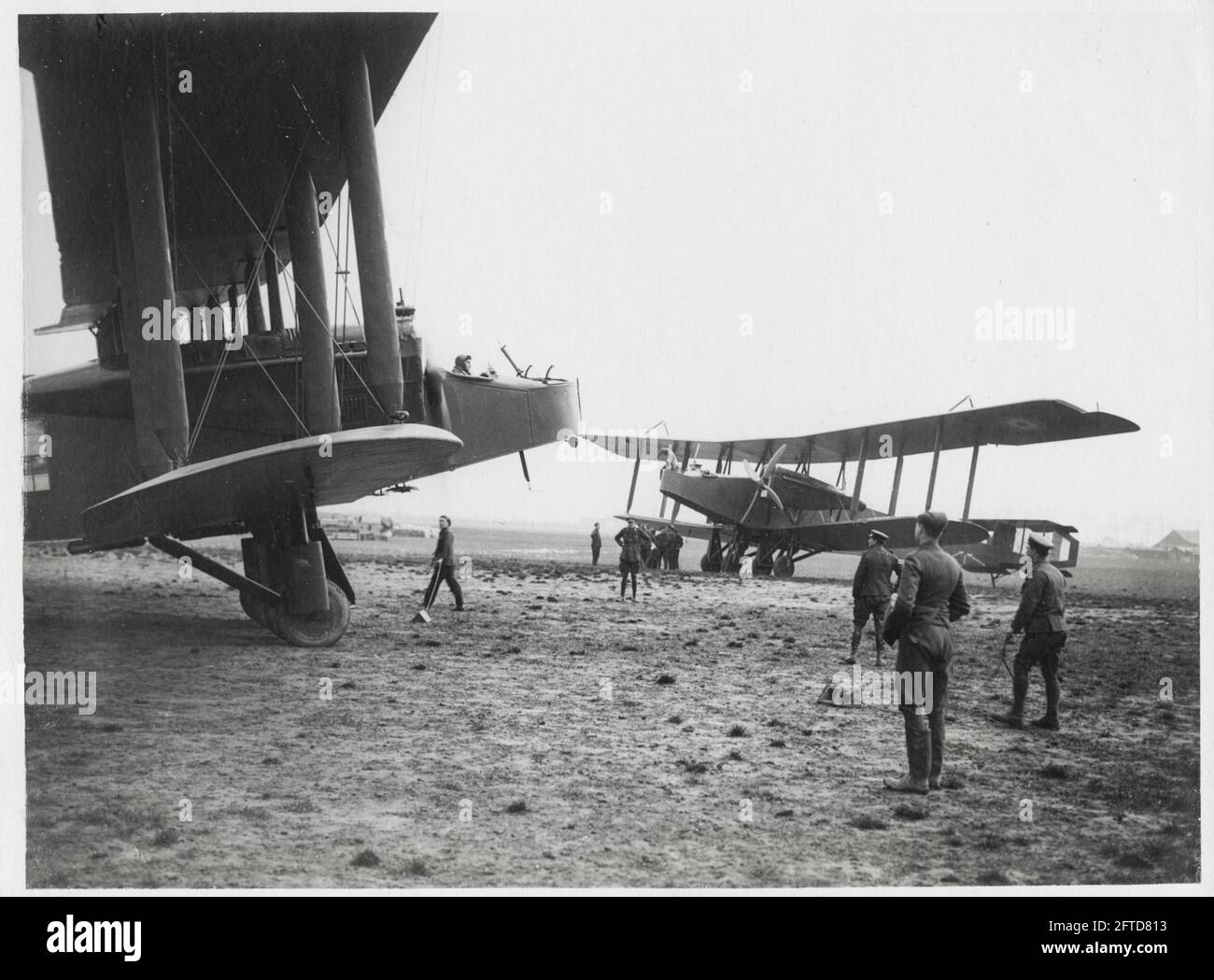 World War One, WWI, Western Front - RAF British Handley Page bombers ...