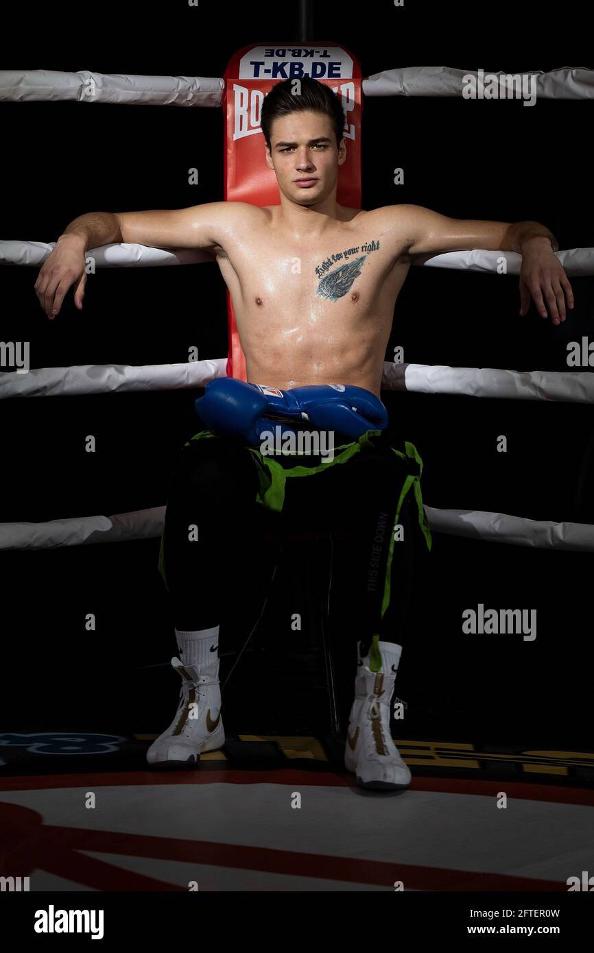 Offenbach, Deutschland. 21st May, 2021. May 21, 2021, xpsx, boxing, boxing  camp Offenbach Luca Cinqueoncie left to right Luca Cinqueoncie Credit:  dpa/Alamy Live News Stock Photo - Alamy