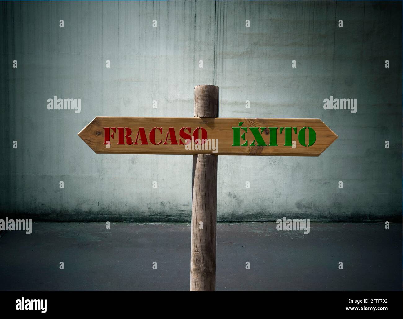 Arrows sign success failure hi-res stock photography and images - Alamy