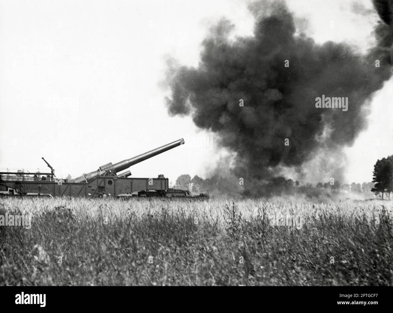 World War One, WWI, Western Front - A monster gun in action, France, artillery Stock Photo