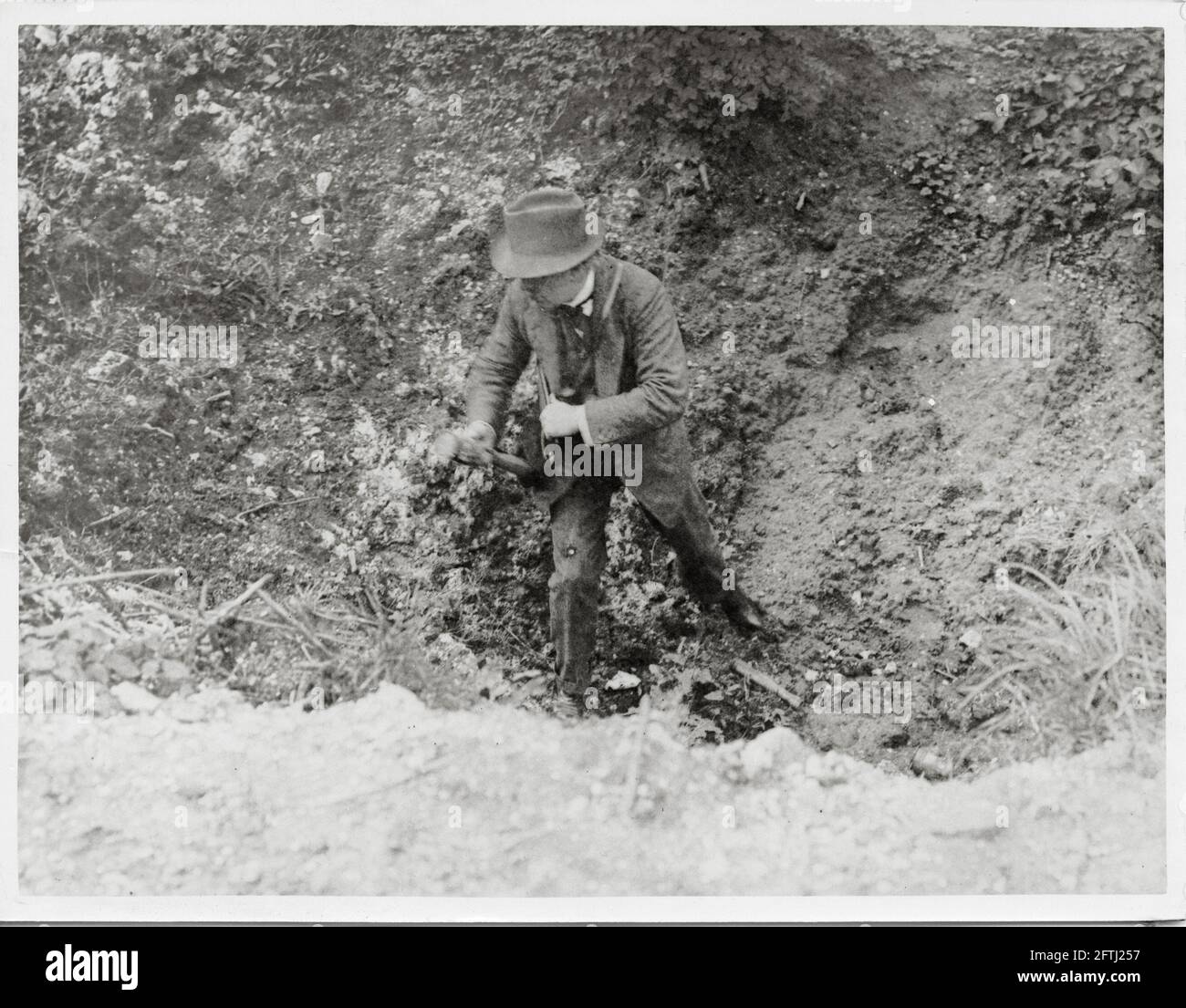 World War One, WWI, Western Front -David Lloyd George in a shell hole Stock Photo