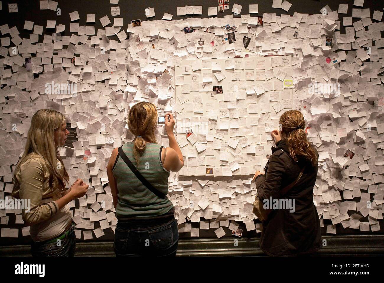 London /July 5.August 2008 / Yoko Ono Secret Piece III National Gallery, London, 2008. Stock Photo