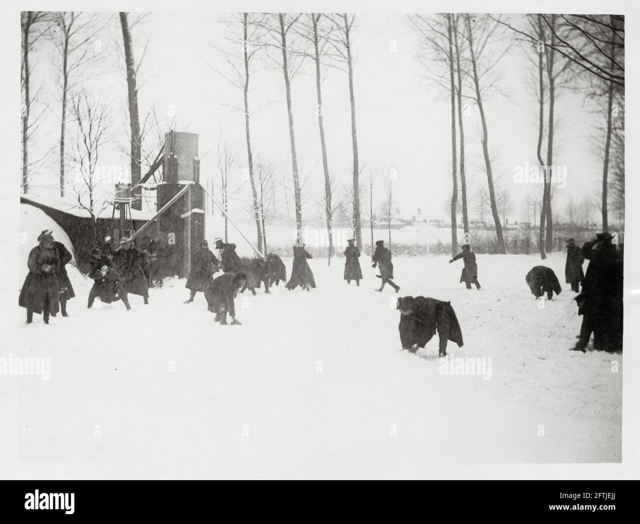 World War One, WWI, Western Front - Troops keeping warm in the snow, France Stock Photo