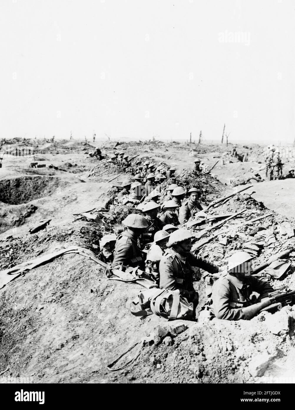World War One, WWI, Western Front - Infantry in trenches waiting to advance, France Stock Photo
