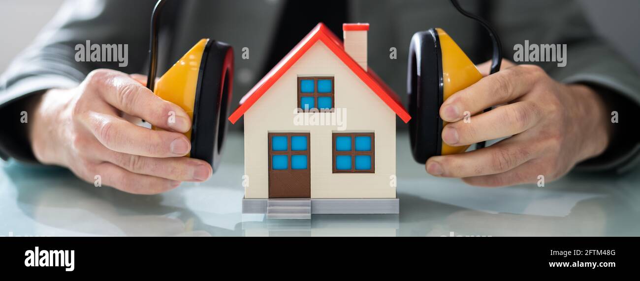 Loud noise hires stock photography and images Alamy