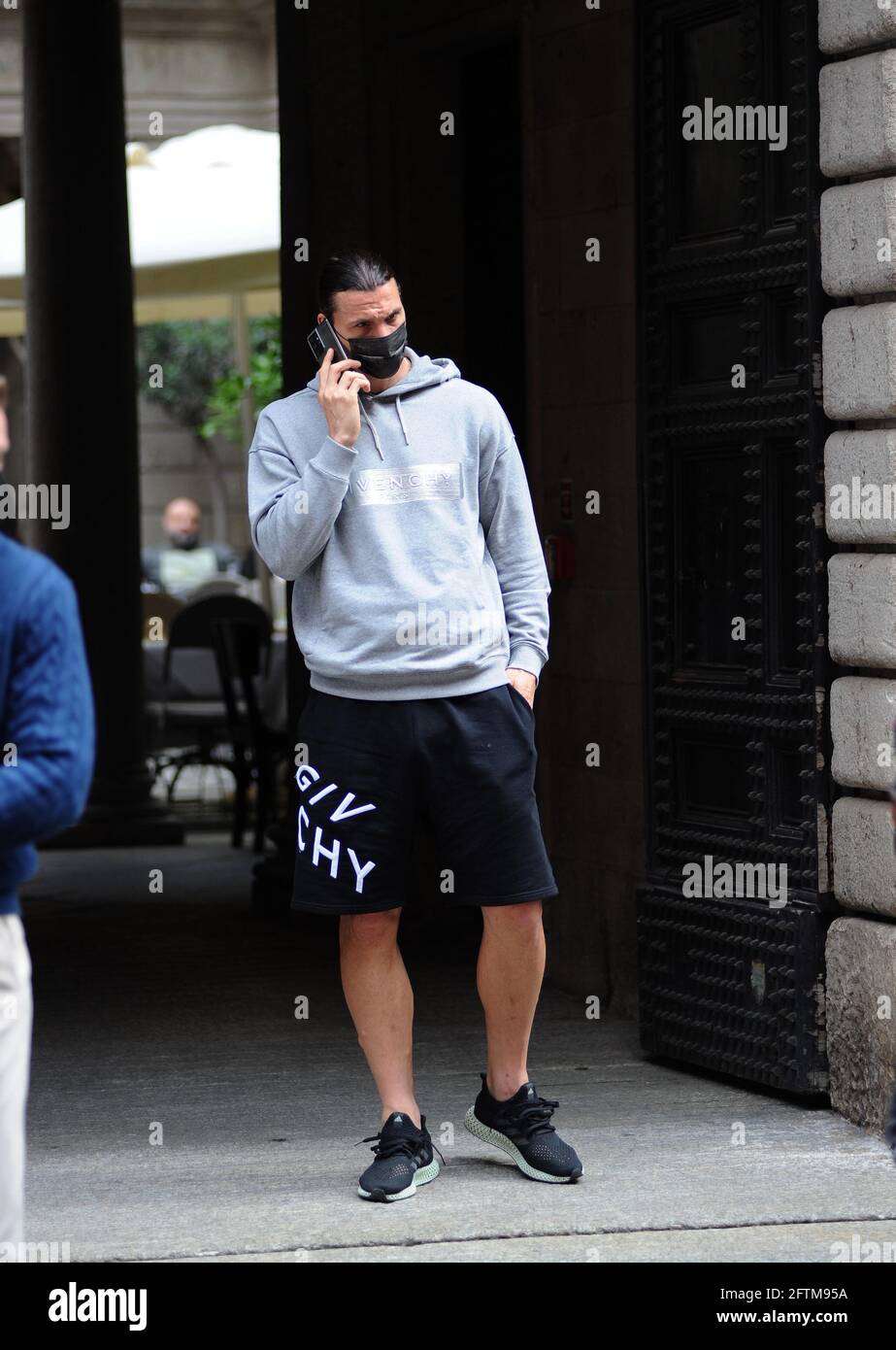 Milan, Zlatan Ibrahimovic has lunch in the center Zlatan Ibrahimovic  striker of MILAN and of the SWEDEN national team, after having lunch in a  well-known restaurant in the center together with Ignazio