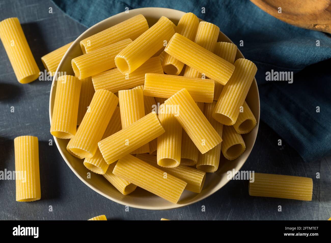 Uncooked rigatoni hi-res stock photography and images - Alamy