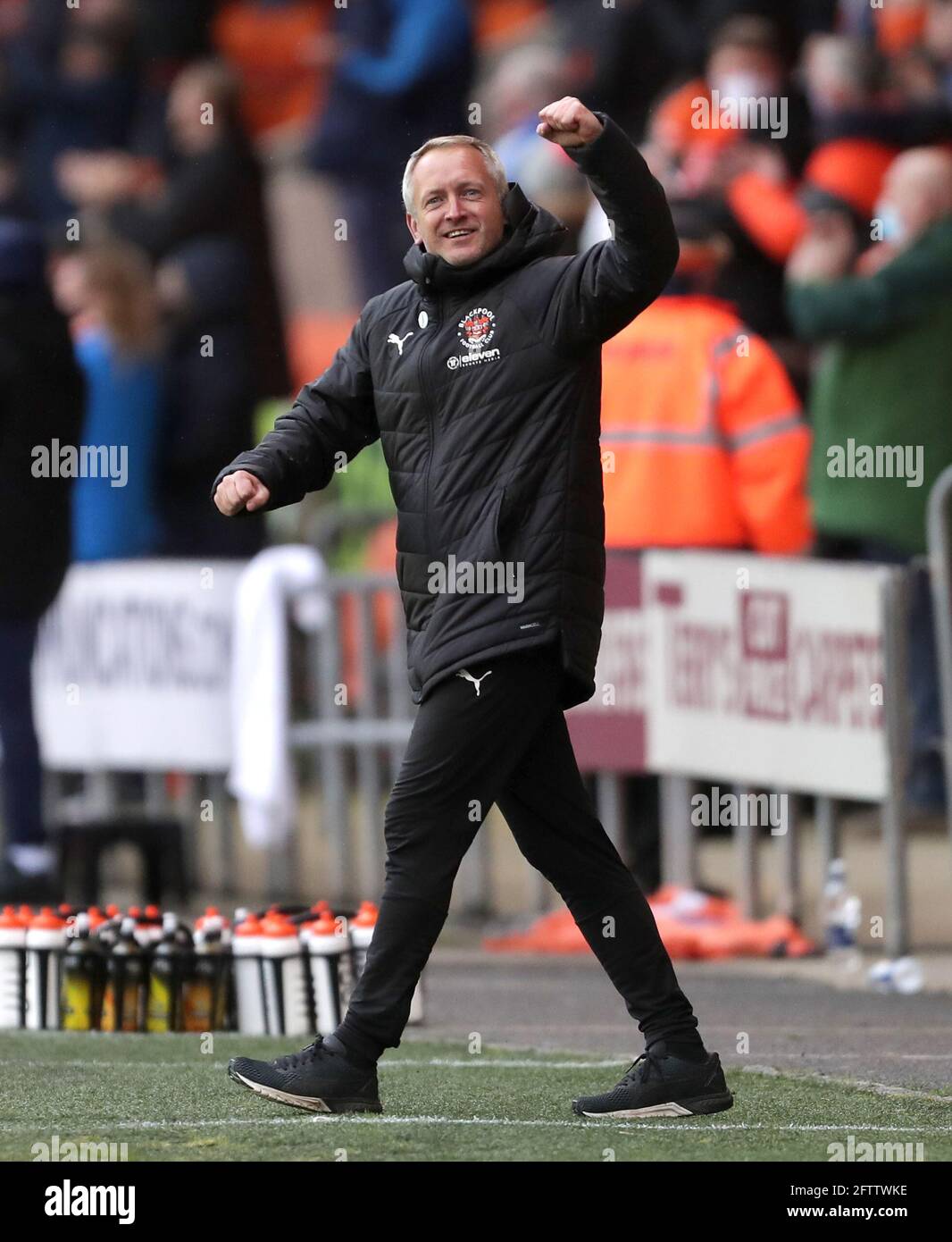 Oxford city manager mike ford during the fa cup hi-res stock photography  and images - Alamy