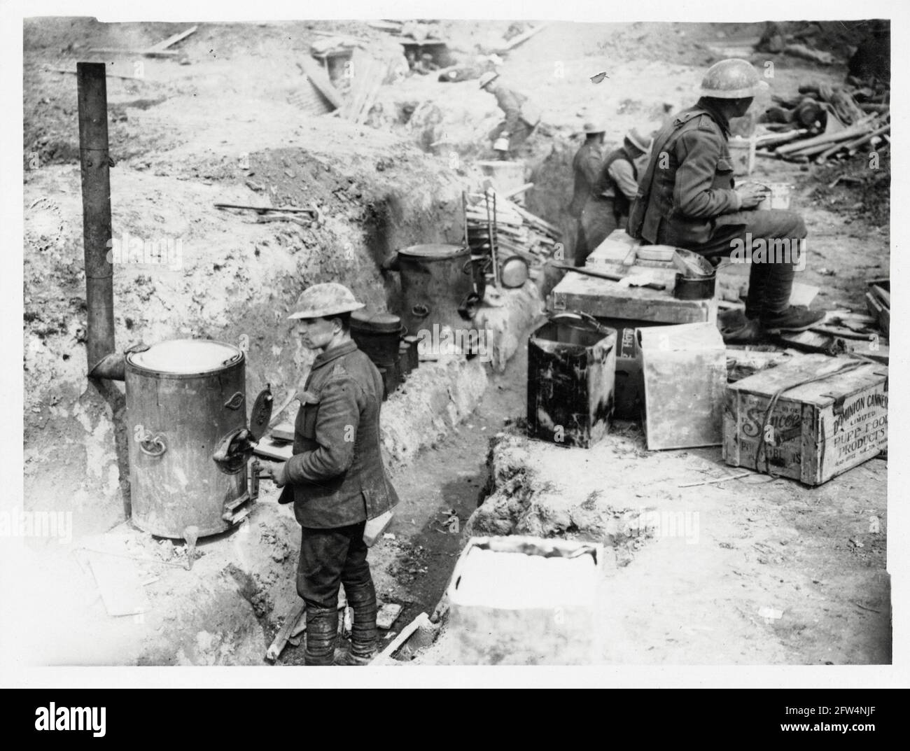 World War One, WWI, Western Front - Men in a trench kitchen, France Stock Photo