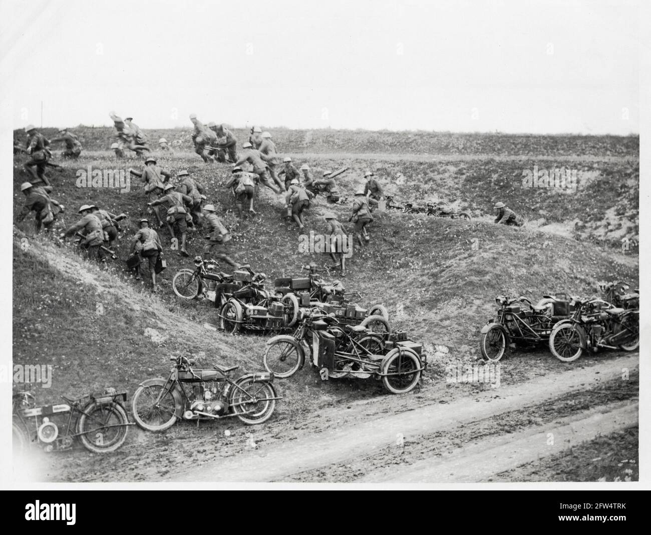 World War One, WWI, Western Front - Motor machine guns taking cover in a sunken road, France Stock Photo