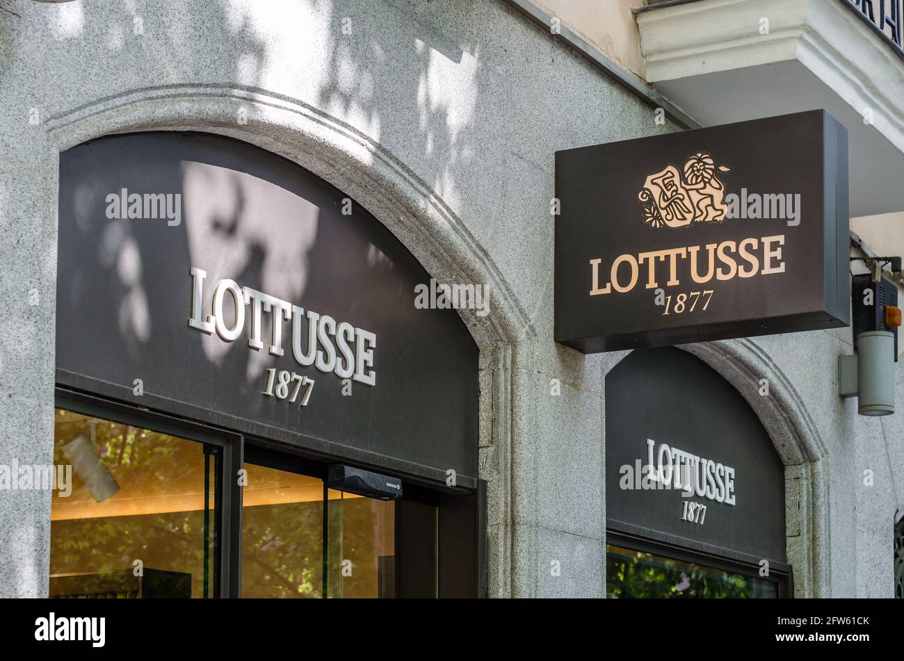 MADRID, SPAIN – MAY 12, 2021: Facade of Lottusse store in Madrid, Spain.  Lottusse is a Spanish fashion house of footwear, garments, accessories and  le Stock Photo - Alamy