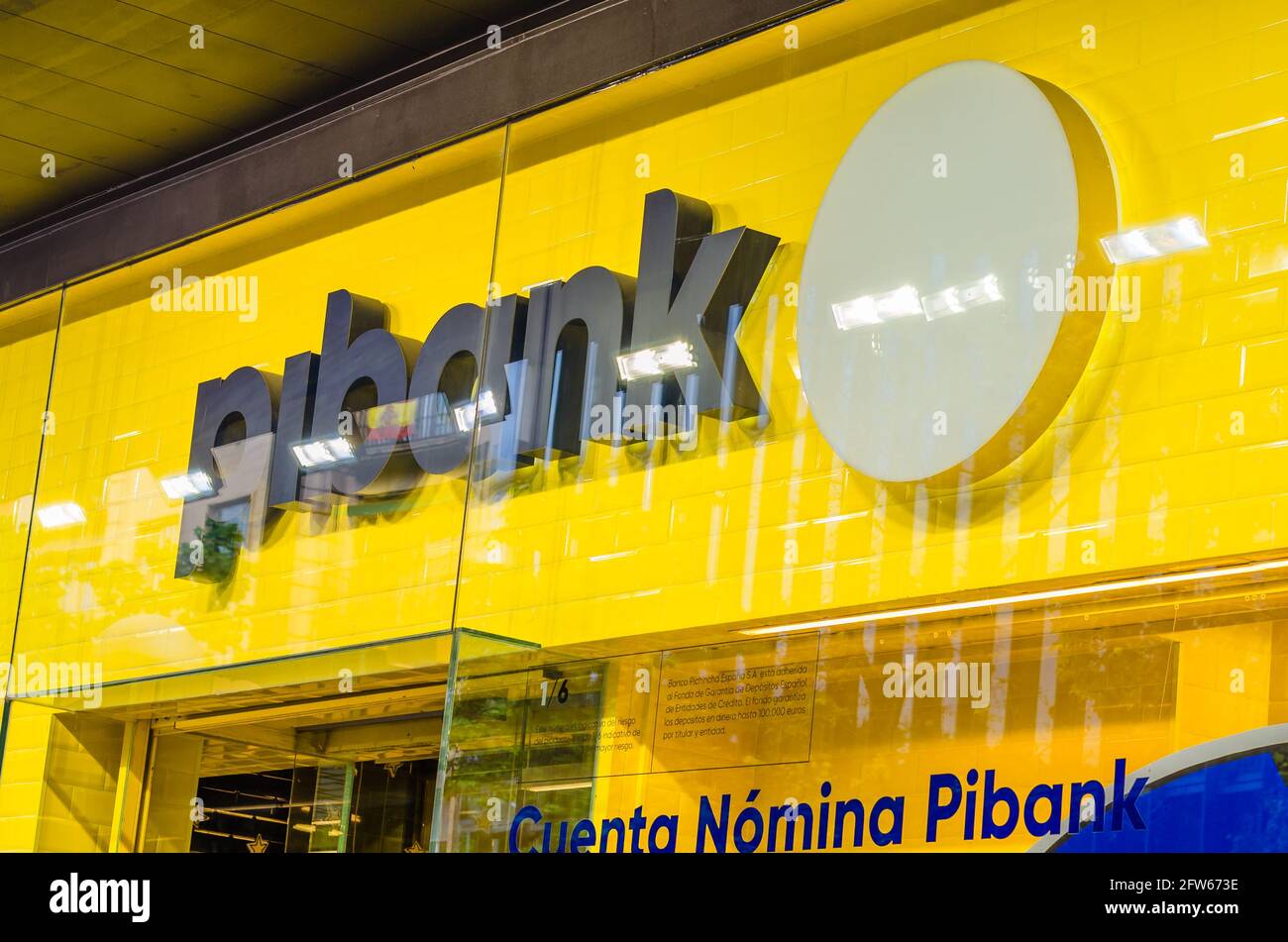 MADRID, SPAIN – MAY 12, 2021: Pibank logo on a bank branch office in  Madrid, Spain. Pibank is a digital bank, it belongs to the Pichincha  banking grou Stock Photo - Alamy