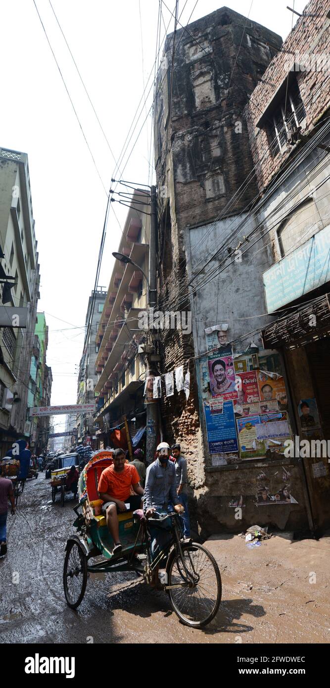 Bicycle rickshaw in old Dhaka, Bangladesh Stock Photo - Alamy