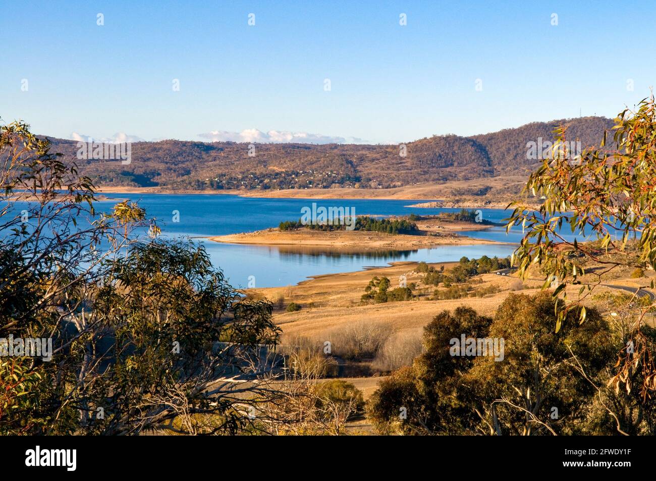 Lake Jindabyne, near Jindabyne, NSW, Australia Stock Photo Alamy