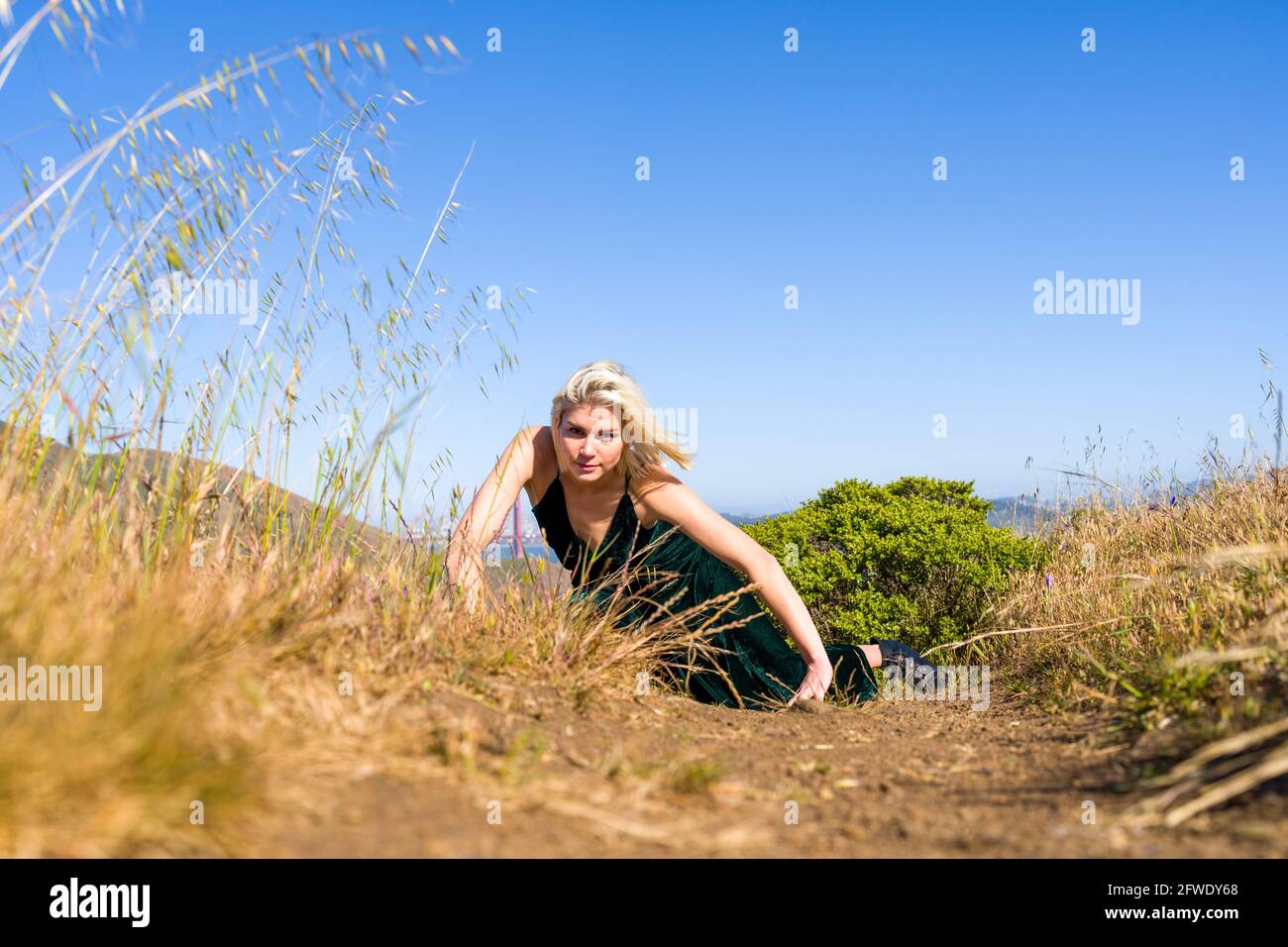 Emerald greed dress hi-res stock photography and images - Alamy