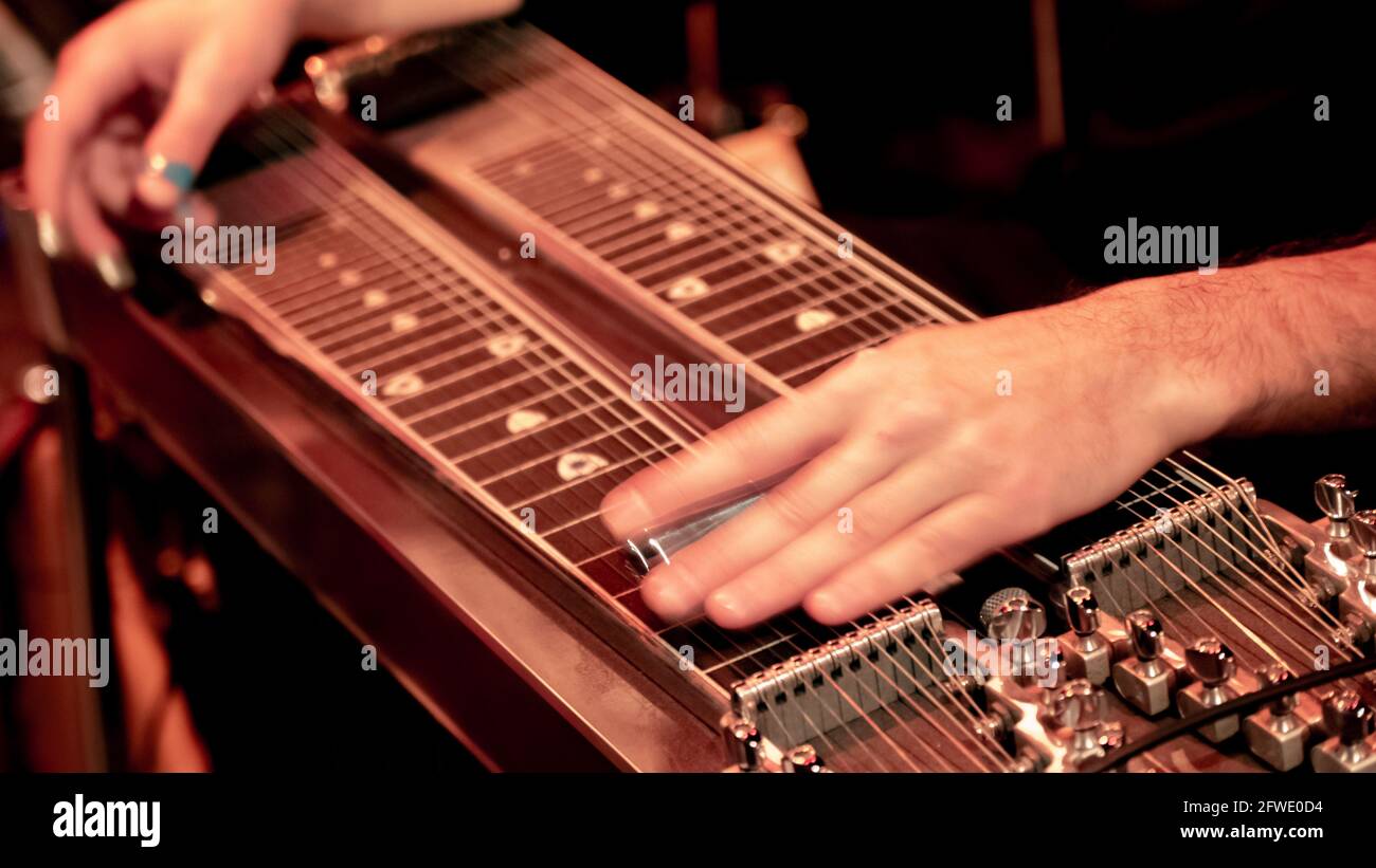 Pedal steel guitar hi-res stock photography and images - Alamy