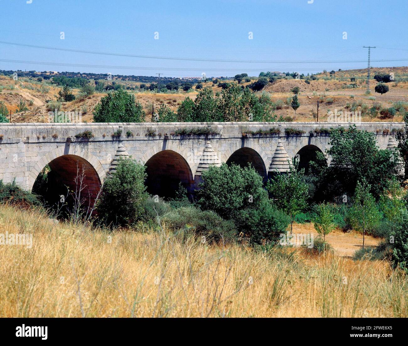 PUENTE DEL RETAMAR DEL SIGLO XVIII SOBRE EL RIO GUADARRAMA EN EL puente-del-retamar-del-siglo-xviii-sobre-el-rio-guadarrama-en-el