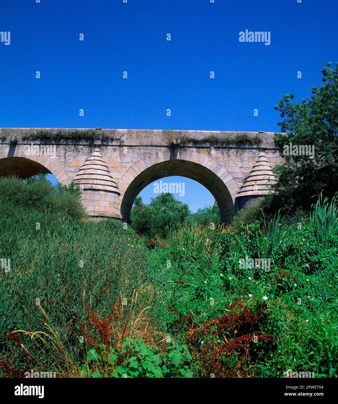 PUENTE DEL RETAMAR DEL SIGLO XVIII SOBRE EL RIO GUADARRAMA EN EL puente-del-retamar-del-siglo-xviii-sobre-el-rio-guadarrama-en-el